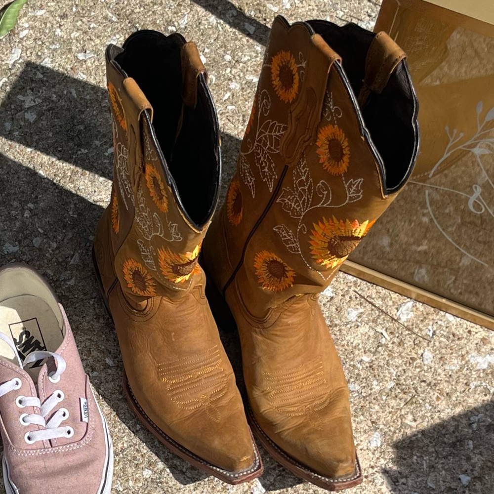 Sunflower cowgirl boots